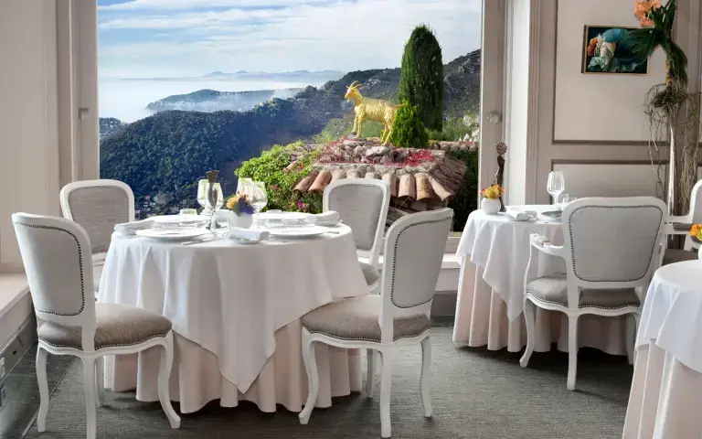 Chauffeur service in Éze Village: Relais chèvre d'or