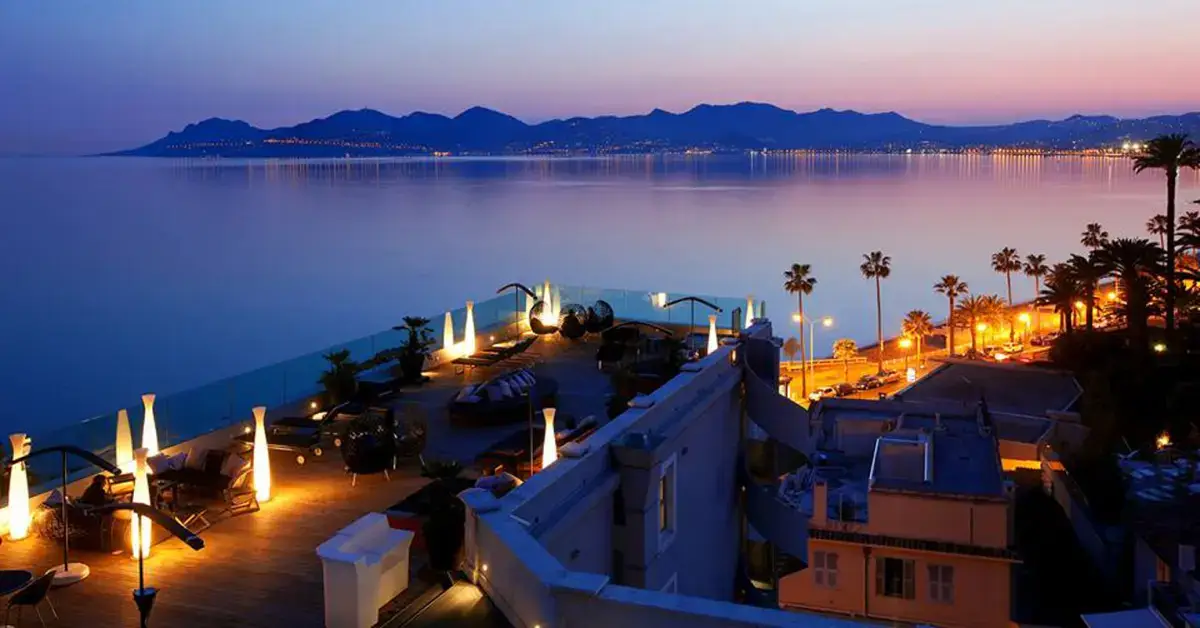 Voiture avec Chauffeur à Cannes 6 Voiture avec chauffeur à Cannes: Cannes la nuit